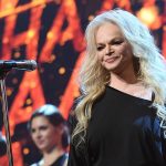 Директор раскрыл, будет ли Лариса Долина возвращать деньги покупательнице её квартиры